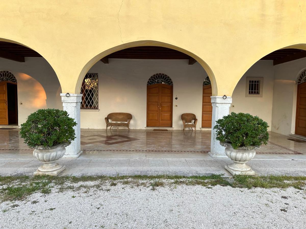Bed and Breakfast Corte San Lorenzo Дезенцано-дель-Гарда Екстер'єр фото