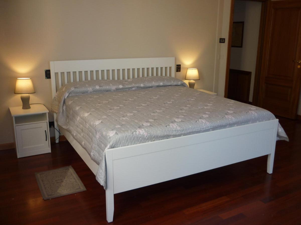 Bed and Breakfast Corte San Lorenzo Дезенцано-дель-Гарда Екстер'єр фото